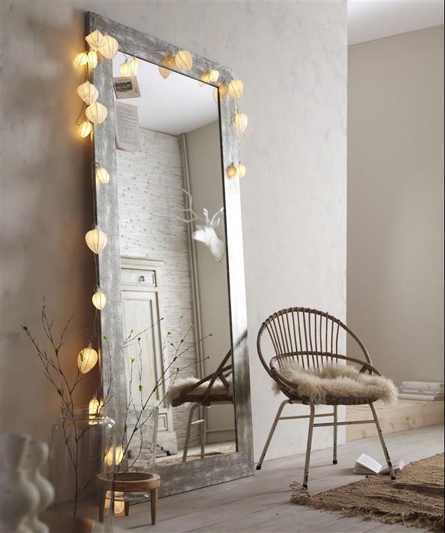 Miroir décoré